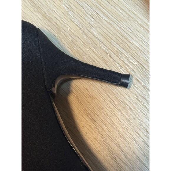 Stuart Weitzman Black Satin Bowover Bow Peep Toe Heel Sz. 6 M - Picture 11 of 12